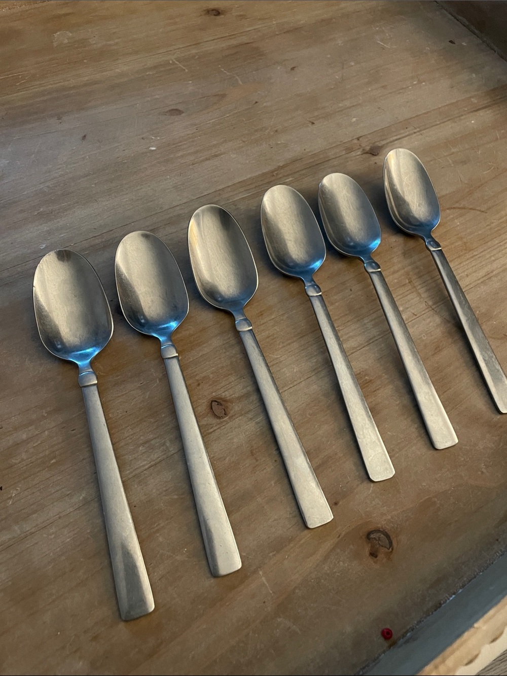 Oneida Satin Silver Dinner tsblespoons  - Set of 8. 18/0